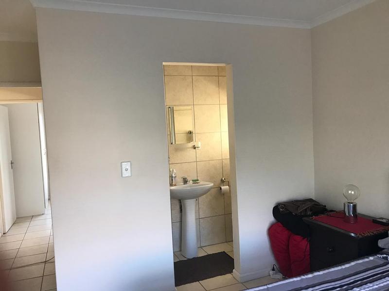 2 Bedroom Property for Sale in Vredekloof East Western Cape